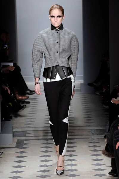 Look 17